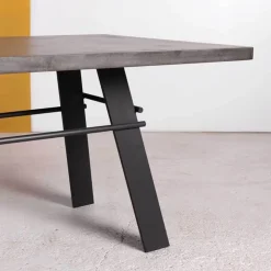 Neoh Table De Salle à Manger*Opale Table design en béton ciré pieds métal made in France