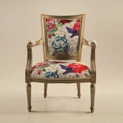 Paget Fauteuil De Salon*Quentin Fauteuil cabriolet Louis 16 fabrication française en tissu et bois massif