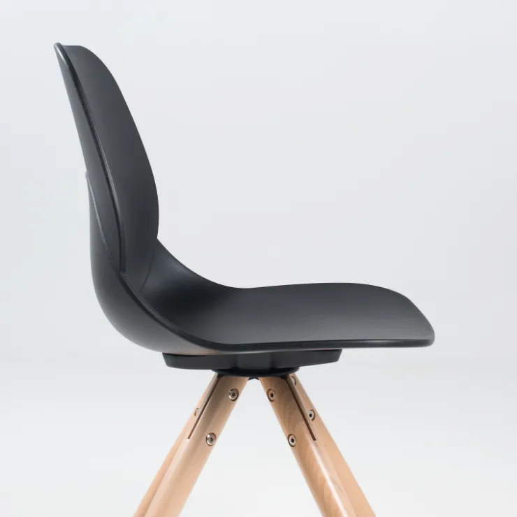 Chaise De Cuisine|Chaise De Salle à Manger*VictoireChaise design en polypropylène noir avec pieds en bois